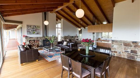 Holmesglen At Eildon - The Homestead - Accommodation Mt Buller 0