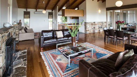 Holmesglen At Eildon - The Homestead - Accommodation Mt Buller 1