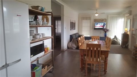 Lakeside Vista Holiday House - Accommodation Mt Buller 0