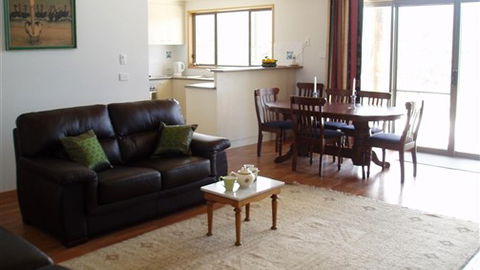Hawksview At Mafeking - Accommodation Mt Buller 5