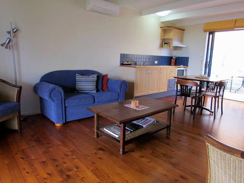 Club Yamba Luxury Hilltop Villas - Accommodation Mt buller 3