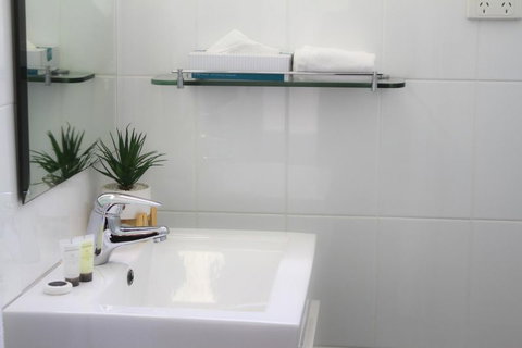 Cowra Motor Inn - Accommodation Mt Buller 3