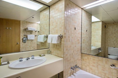 DoubleTree By Hilton Esplanade Darwin - Accommodation Mt Buller 12