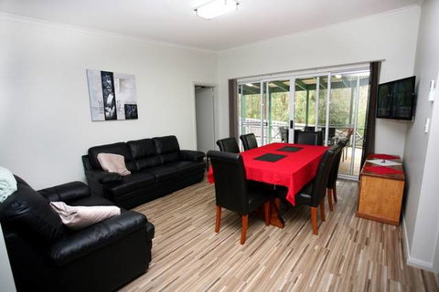 Top Tourist Riverview Tourist Park - Accommodation Mt Buller 0