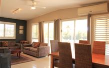 Yarralaw Springs Wines Vine Loft Bed And Breakfast - Accommodation Mt Buller 6