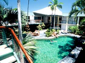 Bay Village Tropical Retreat - Accommodation Mt Buller 0