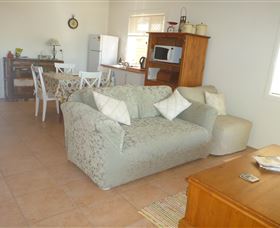The Friendly Chat Bed And Breakfast And Self-contained Accommodation - Accommodation Mt Buller 0