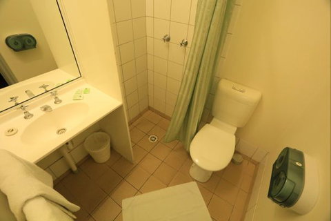 Melaleuca On Mitchell Darwin YHA - Accommodation Mt Buller 3
