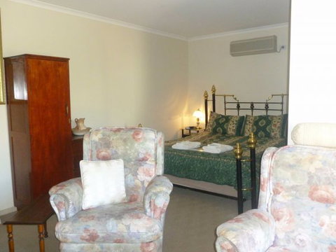 Country Cottages B&B - Accommodation Mt Buller 6