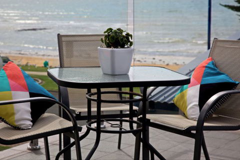 Penguin Beachfront Apartments - Accommodation Mt Buller 6