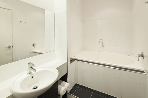 BEST WESTERN PLUS Ballarat Suites - Accommodation Mt Buller 4