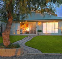 17 QED Lakehouse - Accommodation Mt Buller