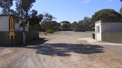 Woomera Traveller's Village And Caravan Park - Accommodation Mt Buller 0