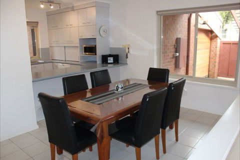 Adelaide Serviced Accommodation - Childers House - Accommodation Mt Buller 2