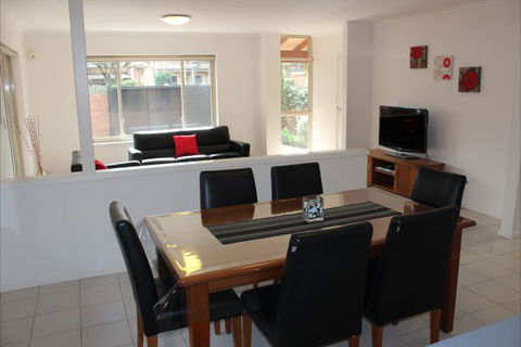 Adelaide Serviced Accommodation - Childers House - Accommodation Mt Buller 5