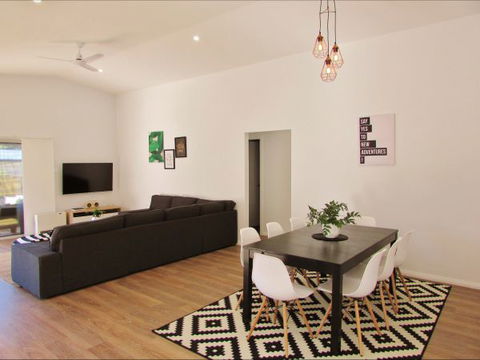 All Decked Out: Lake Conjola - Accommodation Mt Buller 4