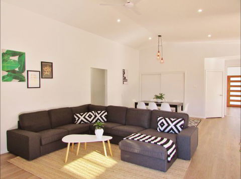 All Decked Out: Lake Conjola - Accommodation Mt Buller 5