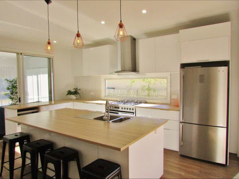 All Decked Out: Lake Conjola - Accommodation Mt Buller 6