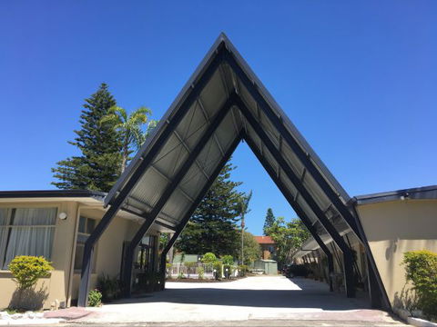 Belmont Palms Motel - Accommodation Mt Buller 0