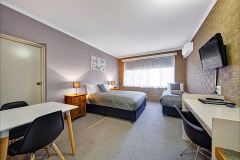 Central Deborah Motel - Accommodation Mt Buller 2
