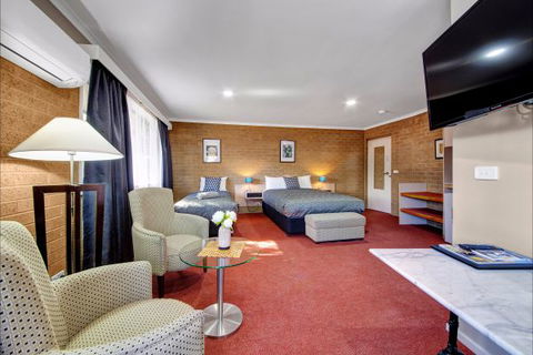Central Deborah Motel - Accommodation Mt Buller 4