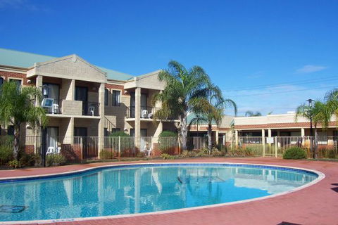Country Comfort Inter City Perth - Accommodation Mt Buller 2