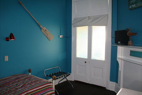Foreshore Backpackers - Accommodation Mt Buller 1