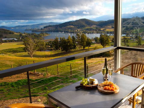 Frenchman's River - The Helmsman's House - Accommodation Mt Buller 8
