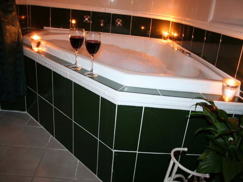 Lotus Lodges: Hush Cottage & Charmed Cabin - Accommodation Mt Buller 1