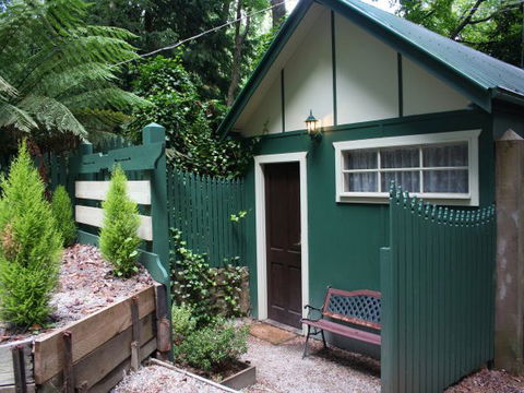 Lotus Lodges: Hush Cottage & Charmed Cabin - Accommodation Mt Buller 4