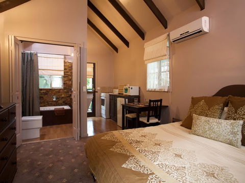 Lotus Lodges: Hush Cottage & Charmed Cabin - Accommodation Mt Buller 6
