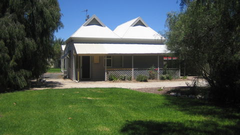 Naracoorte – Showgrounds Cottage - Accommodation Mt Buller 0