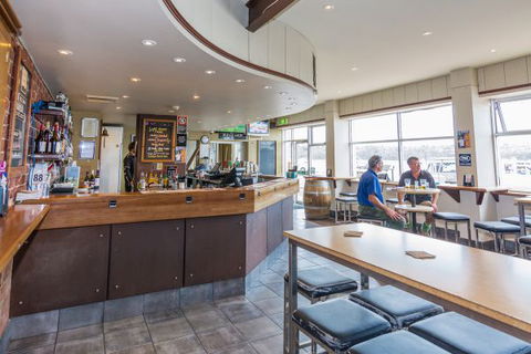 Merimbula Hotel - Accommodation Mt Buller 1