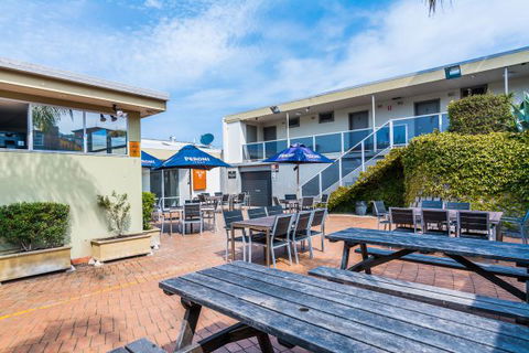 Merimbula Hotel - Accommodation Mt Buller 3