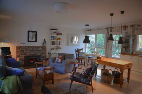 Mrs Simpson Cottage At Norala Garden - Accommodation Mt Buller 0