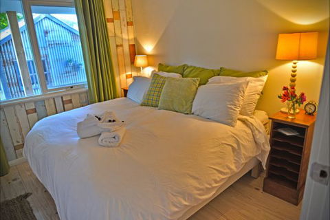Mrs Simpson Cottage At Norala Garden - Accommodation Mt Buller 1