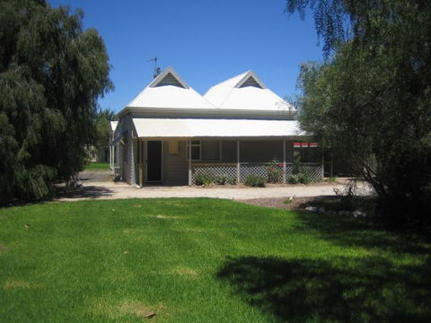 Naracoorte – Showgrounds Cottage - Accommodation Mt Buller 1
