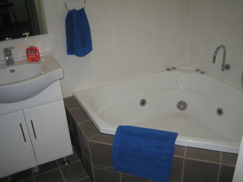 Naracoorte – Showgrounds Cottage - Accommodation Mt Buller 3