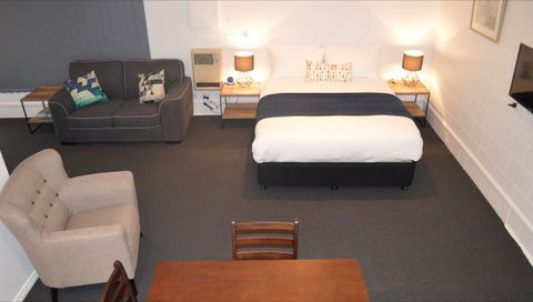 Penguin Seaside Motel - Accommodation Mt Buller 3