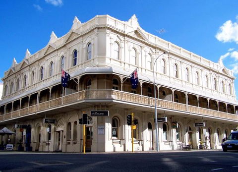 The Melbourne Hotel - Accommodation Mt Buller 0