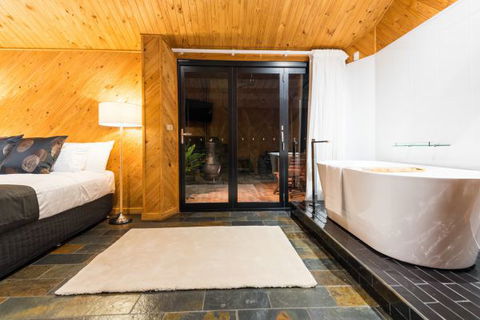 Waterfall Springs Retreat And Wildlife Sanctuary - Accommodation Mt Buller 5