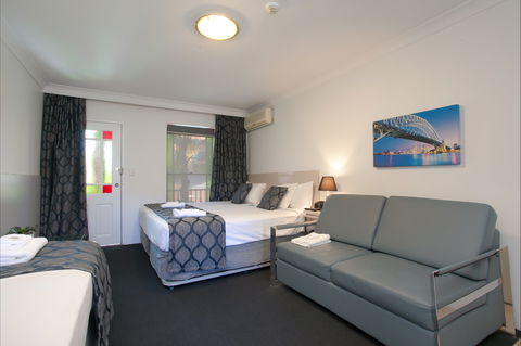 Central Railway Hotel - Accommodation Mt Buller 1