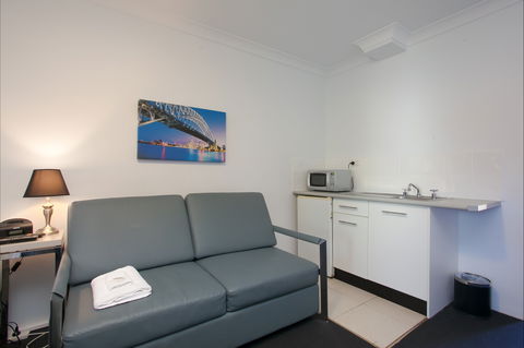 Central Railway Hotel - Accommodation Mt Buller 4