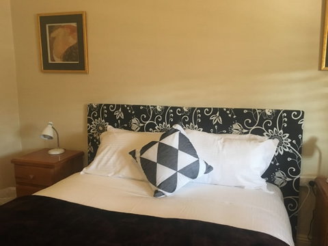 Robina: Bathurst Self Contained Accommodation - Accommodation Mt Buller 1