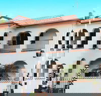 The Med Crescent Head - Accommodation Mt Buller