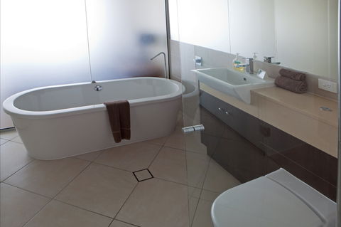 Vue Apartments Trinity Beach - Accommodation Mt Buller 4