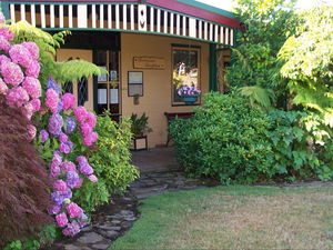 Willowlake Cottages