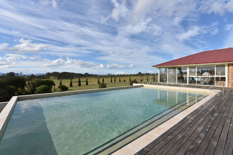 Noble Willow Estate - Accommodation Mt Buller 0