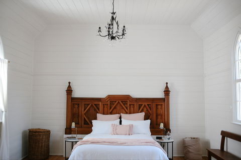 Old White Church Bed And Breakfast - Accommodation Mt Buller 2