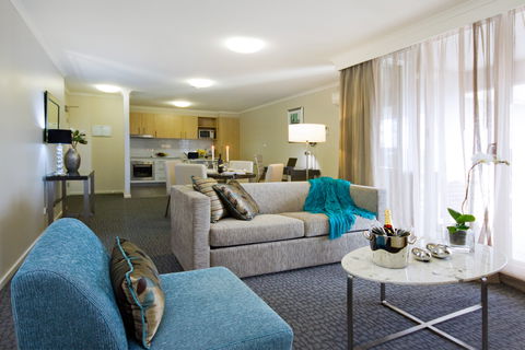 Pacific Suites Canberra - Accommodation Mt Buller 5